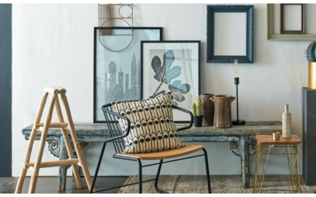 Alb și Negru: Combinația Clasică Adaptată Tendințelor Actuale